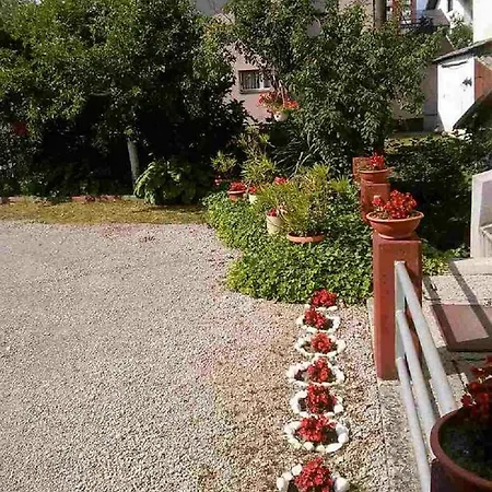 Pensión Apartman Nisa